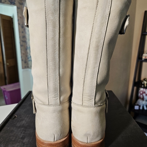 Frye Boots - Picture 5 of 9